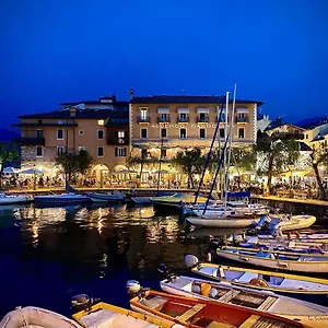 hotel-ristorante-gardesana.hotelinveneto.com/